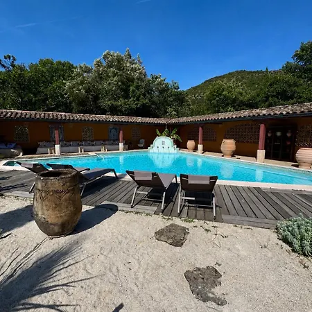 Lit King Size Vue Jardin *