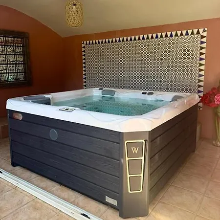 Lit King Size Vue Jardin Apartment *